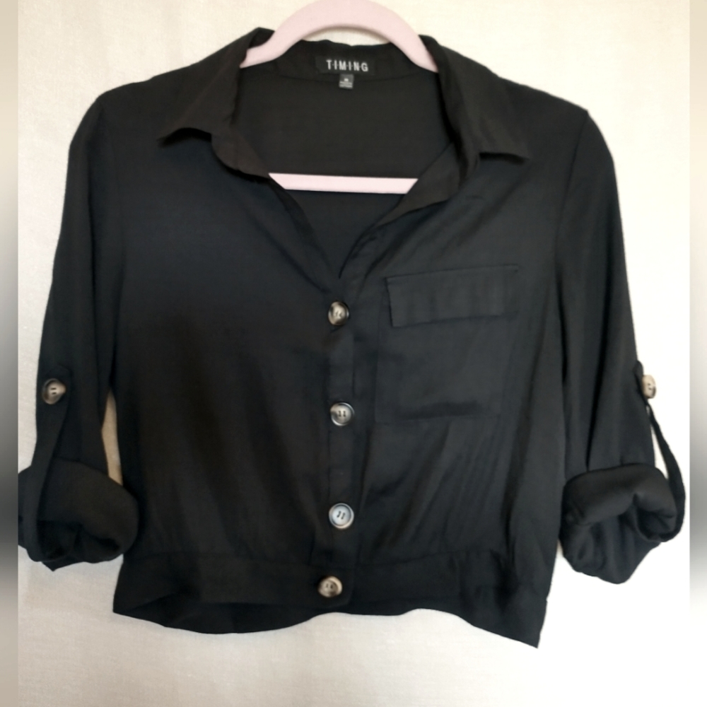 TIMING Black Cropped Button Up Blouse Women's Medium Long Sleeve Or Roll Tab